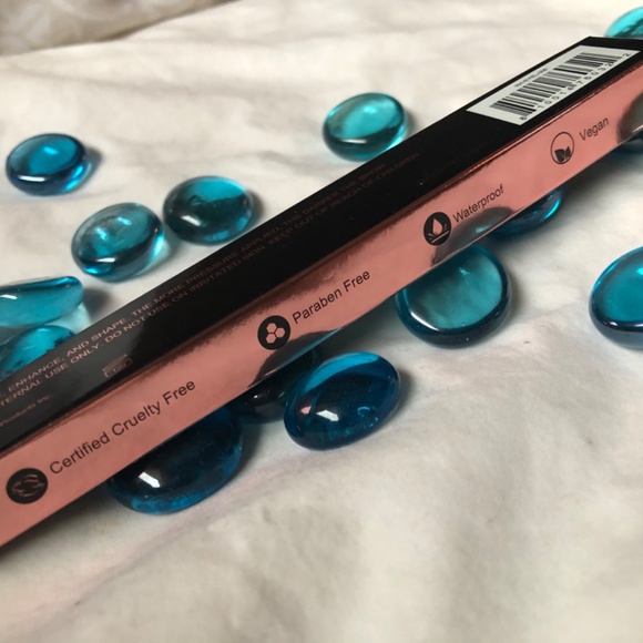 REALHER Define Brow Pencil - Picture 2 of 4